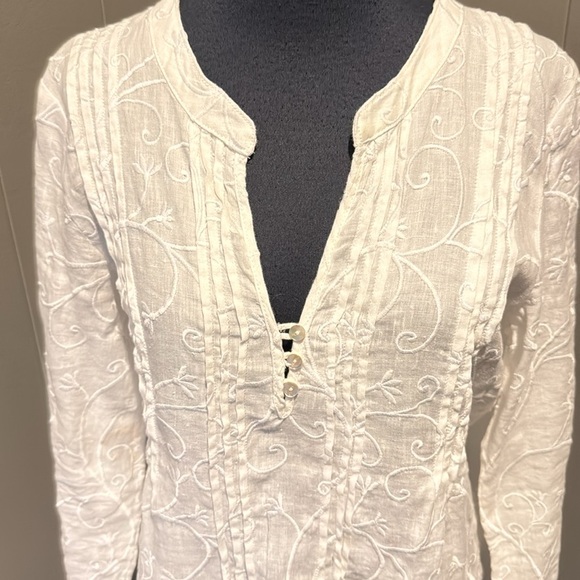 St. Tropez white linen embroider split neckline tuxedo pleated tunic. New. Small - Picture 2 of 8
